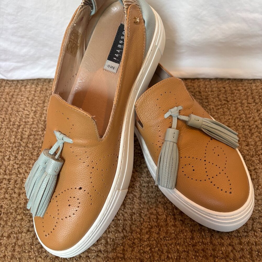 Fratelli Rosetti Womens hobo sneakers, size 39, Light Brown w Light Blue Tassel